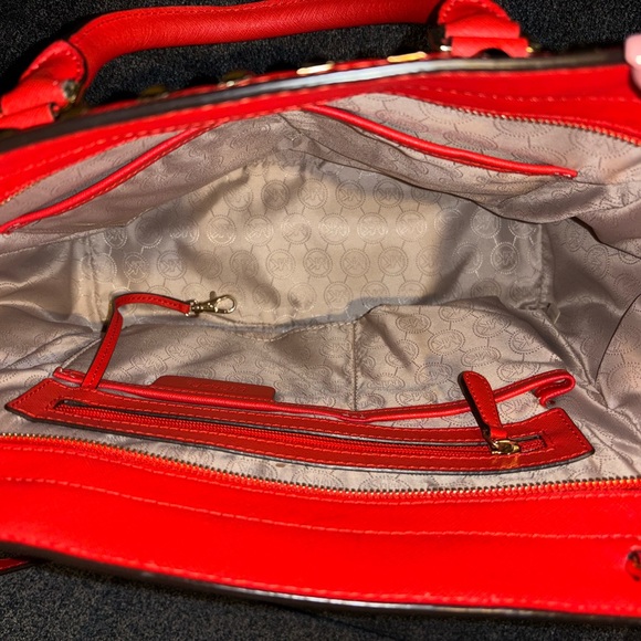 Michael Kors Selma Satchel - Picture 4 of 6